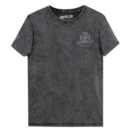 着用済みのKonfuso® Tシャツ